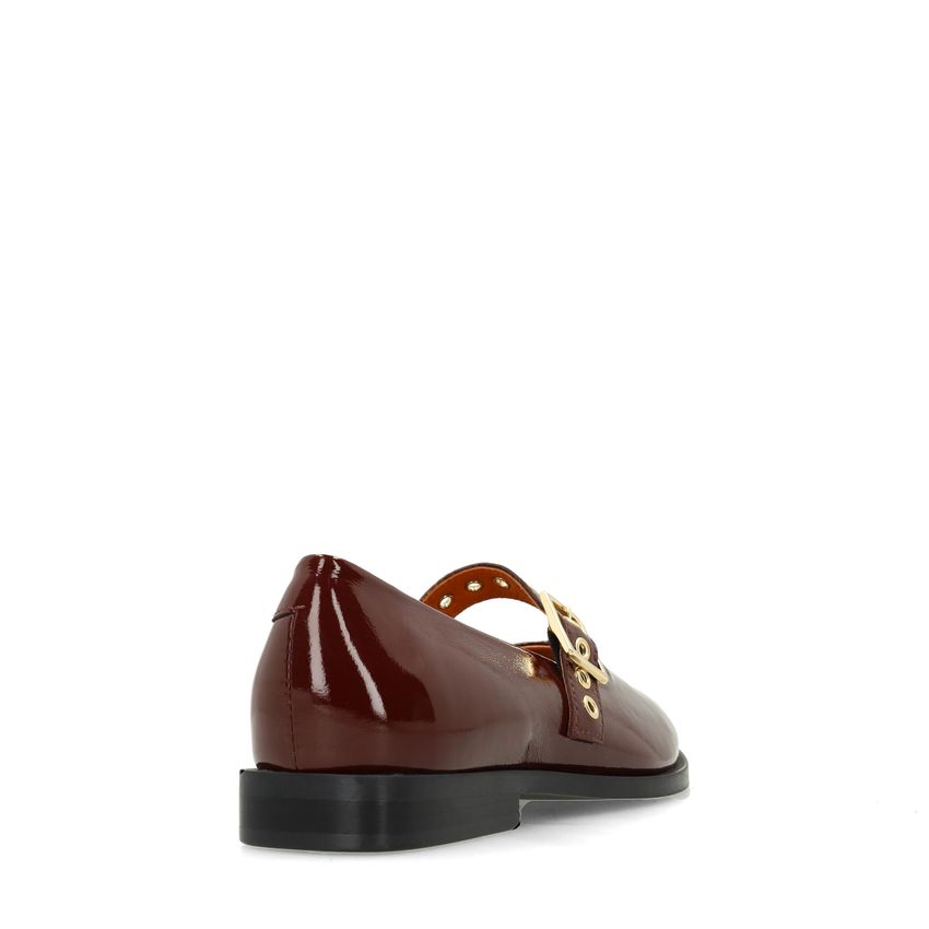 Burgundy lakleren loafers