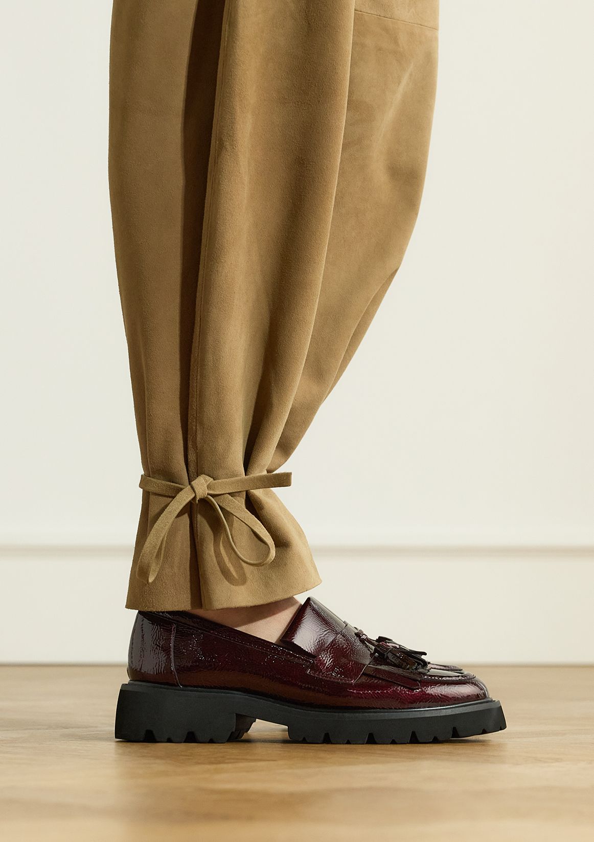 Bordeauxrote Lackleder-Loafer mit Quasten