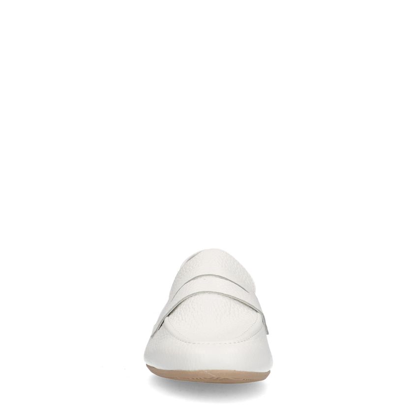 Witte leren loafers