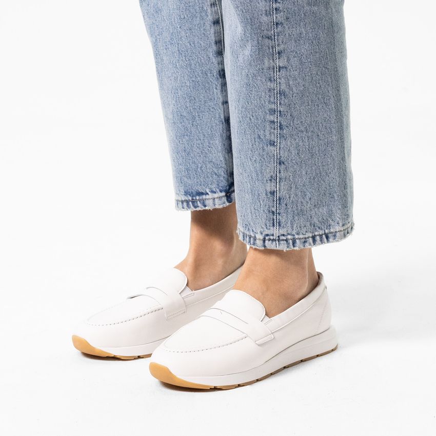 Witte leren loafers