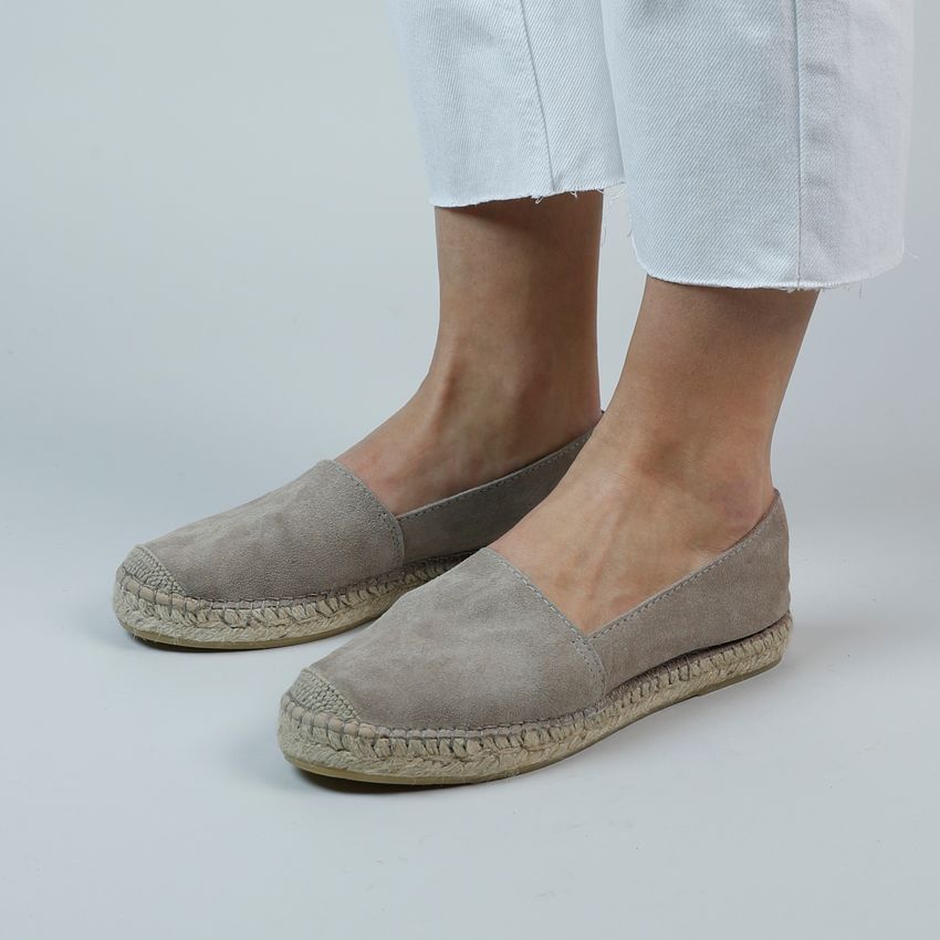 Taupefarbene Espadrilles aus Veloursleder