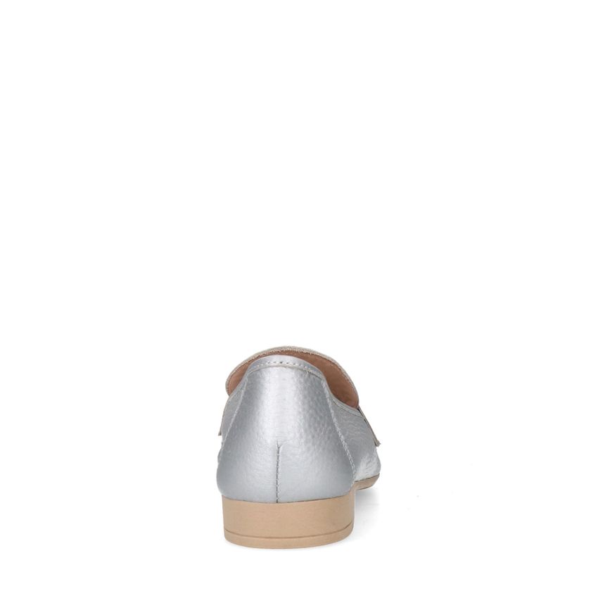 Silberfarbene Leder-Loafer