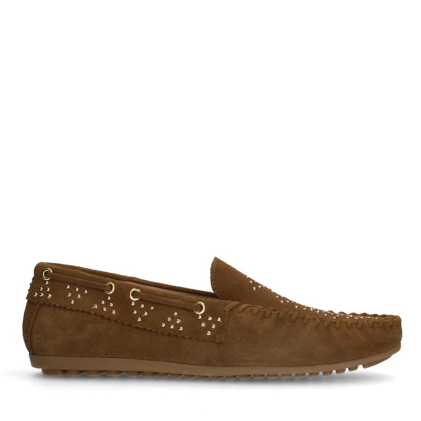 Cognac suède loafers met goudkleurige studs