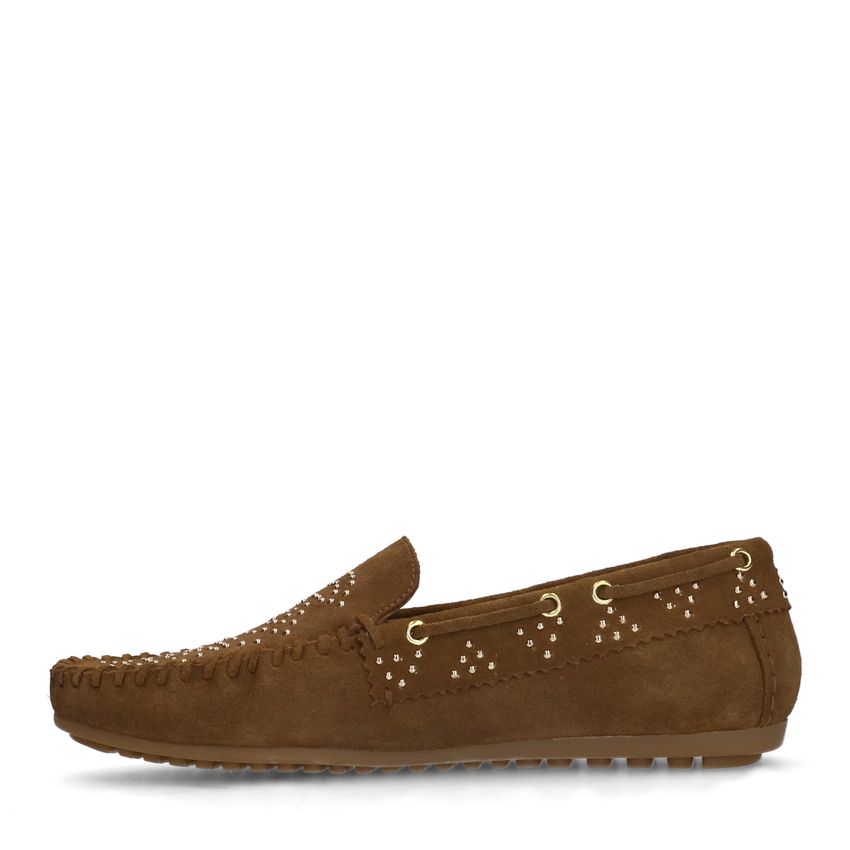 Cognac suède loafers met goudkleurige studs