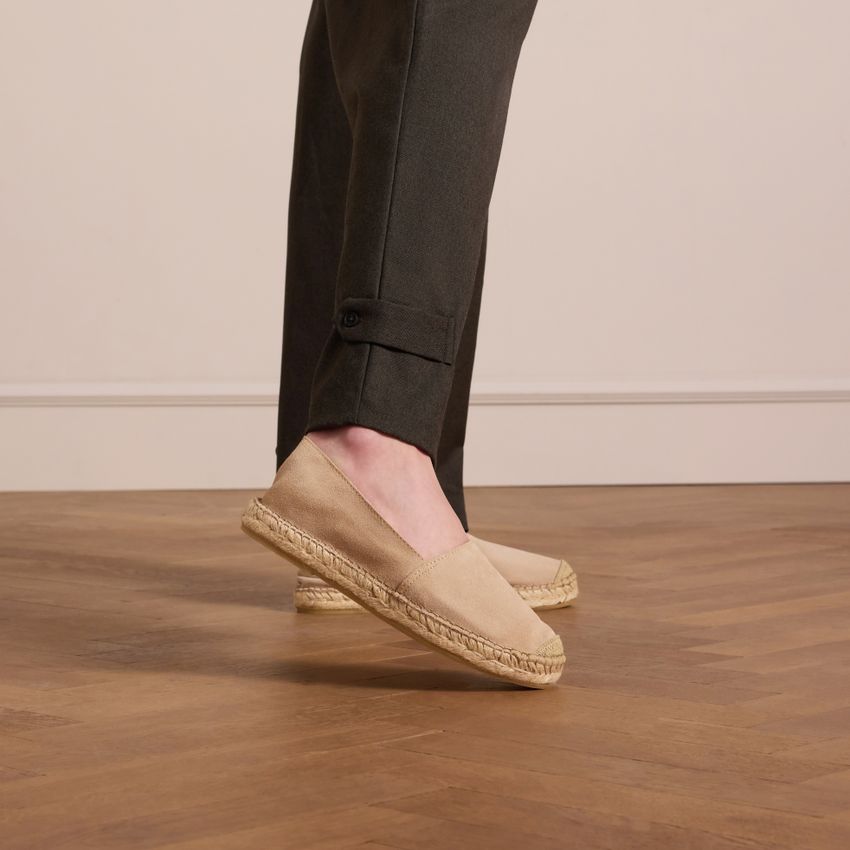 Beigefarbene Veloursleder-Espadrilles