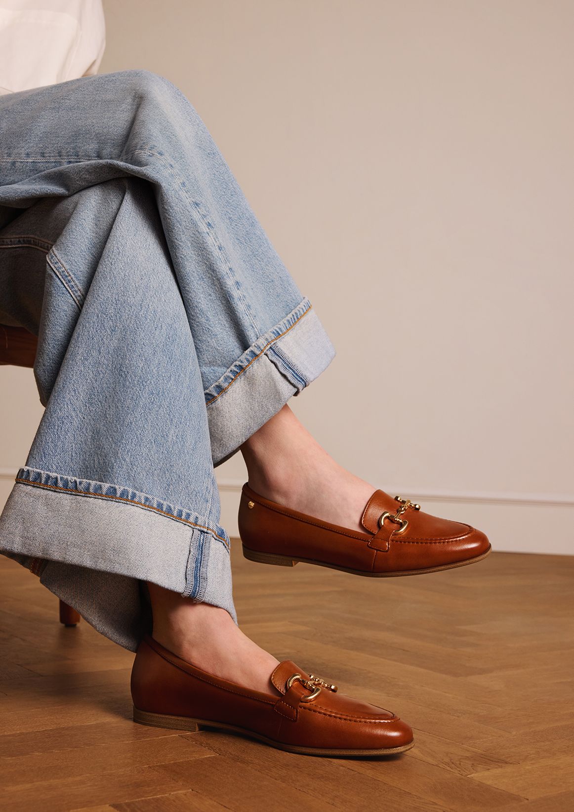 Cognac leren loafers met gouden chain
