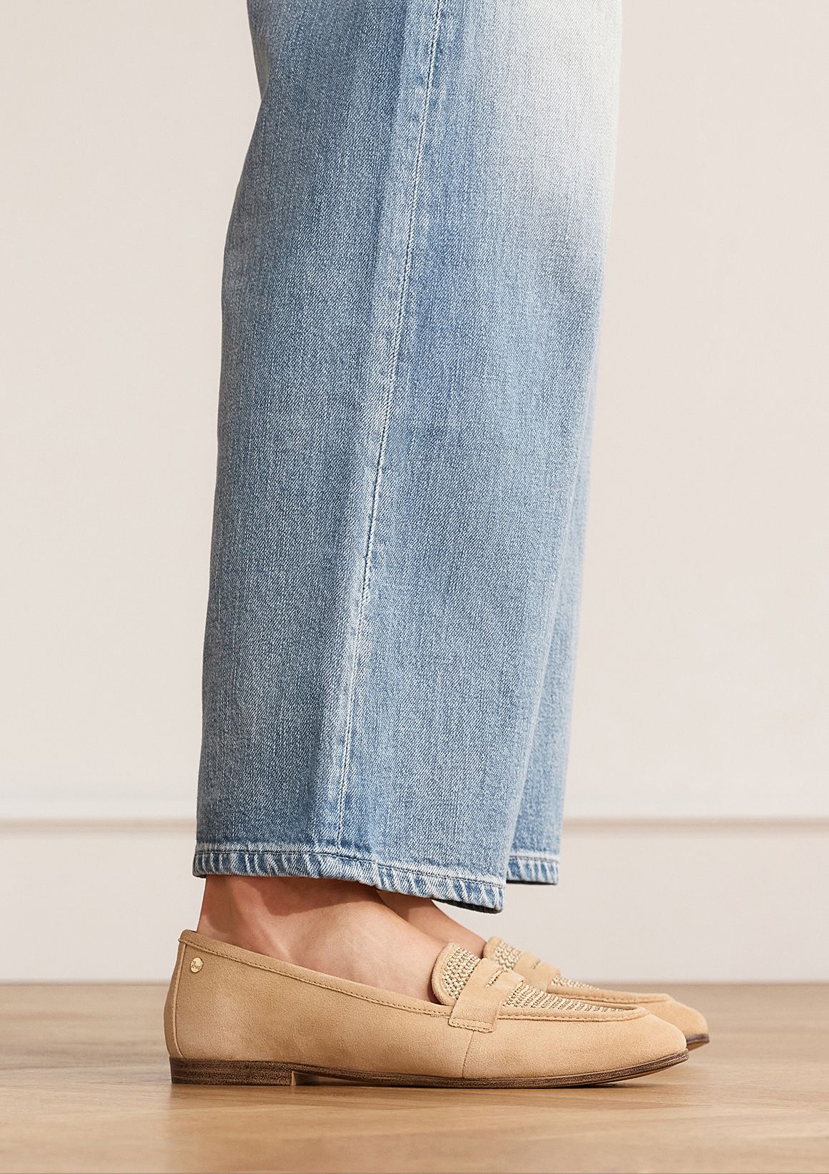 Beigefarbene Veloursleder-Loafer