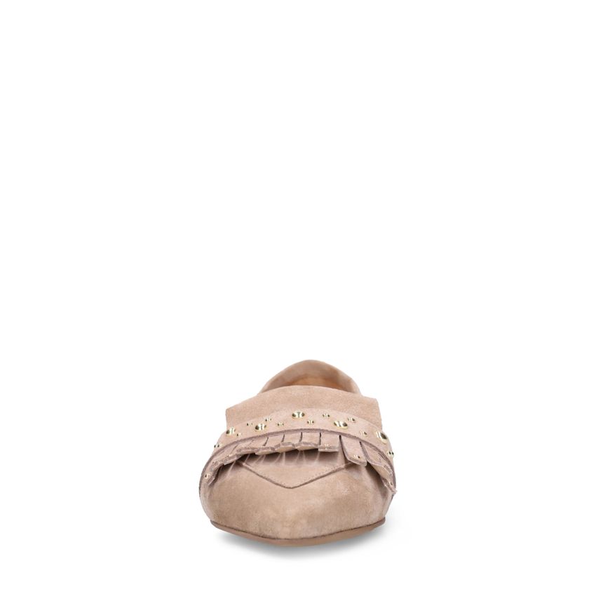 Beigefarbene Veloursleder-Loafer mit goldfarbenen Nieten