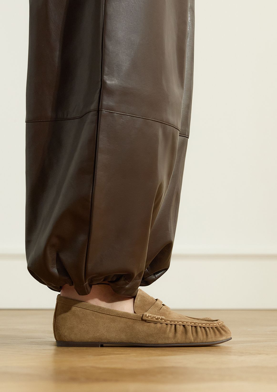 Cognac suède loafers