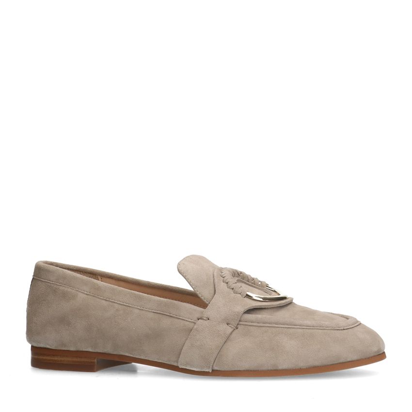 Beige suède loafers met goudkleurig detail