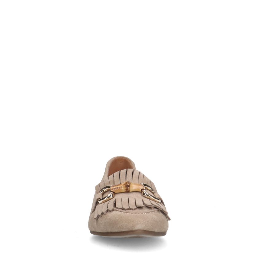 Beige suède loafers met franjes