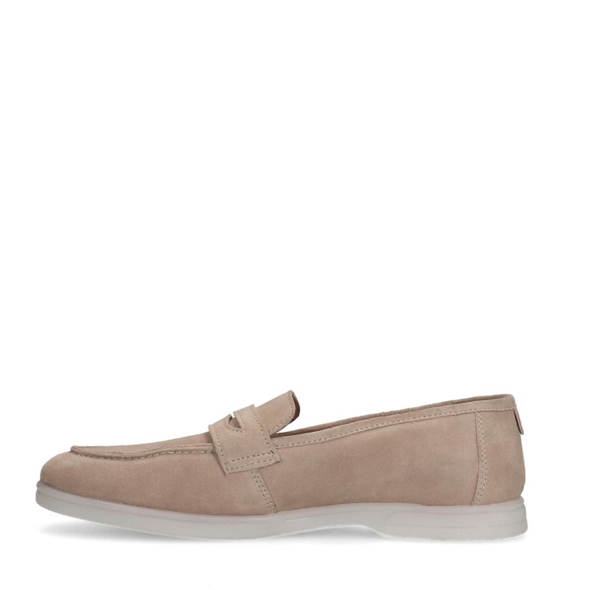 Beige suède loafers