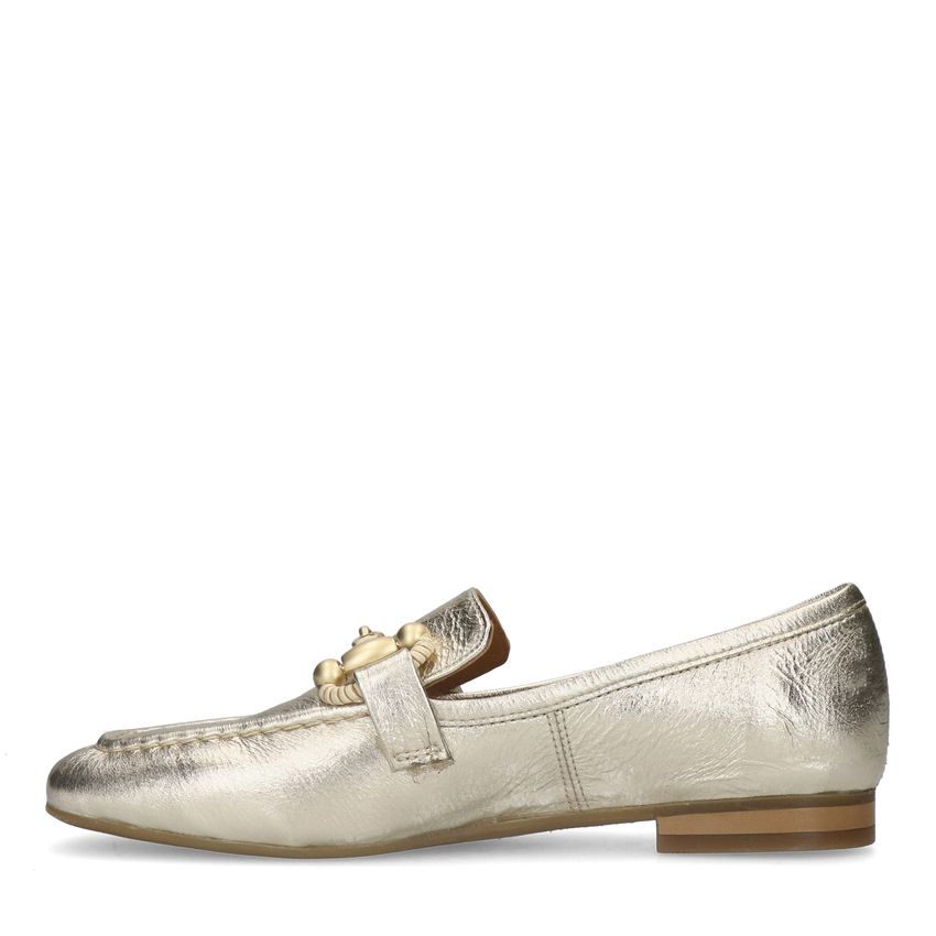 Goldfarbene Leder-Loafer mit goldfarbenem Detail