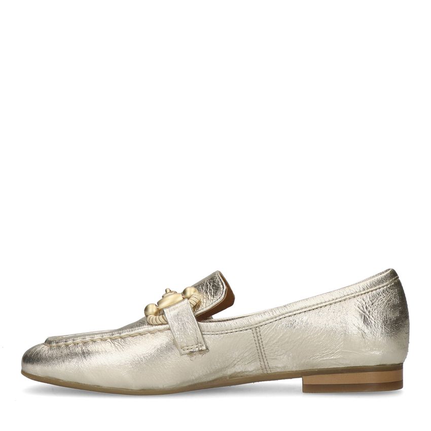 Gouden leren loafers met goudkleurig detail