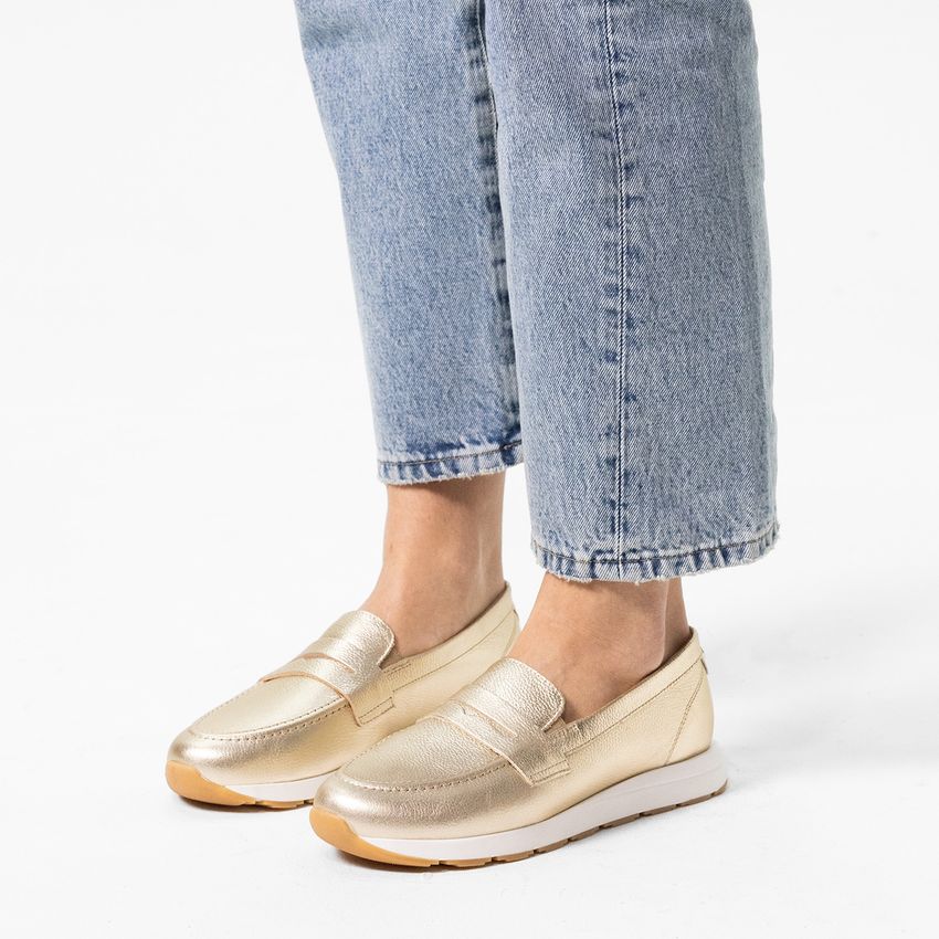 Goldfarbene Leder-Loafer