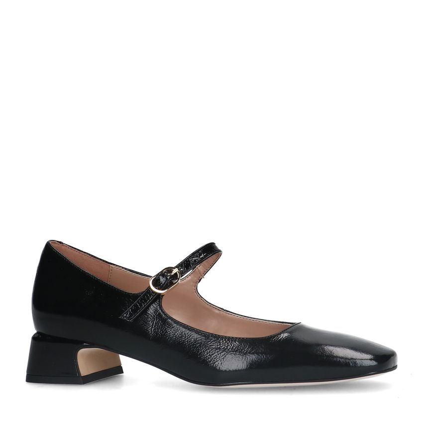 Schwarze Pumps aus Lackleder