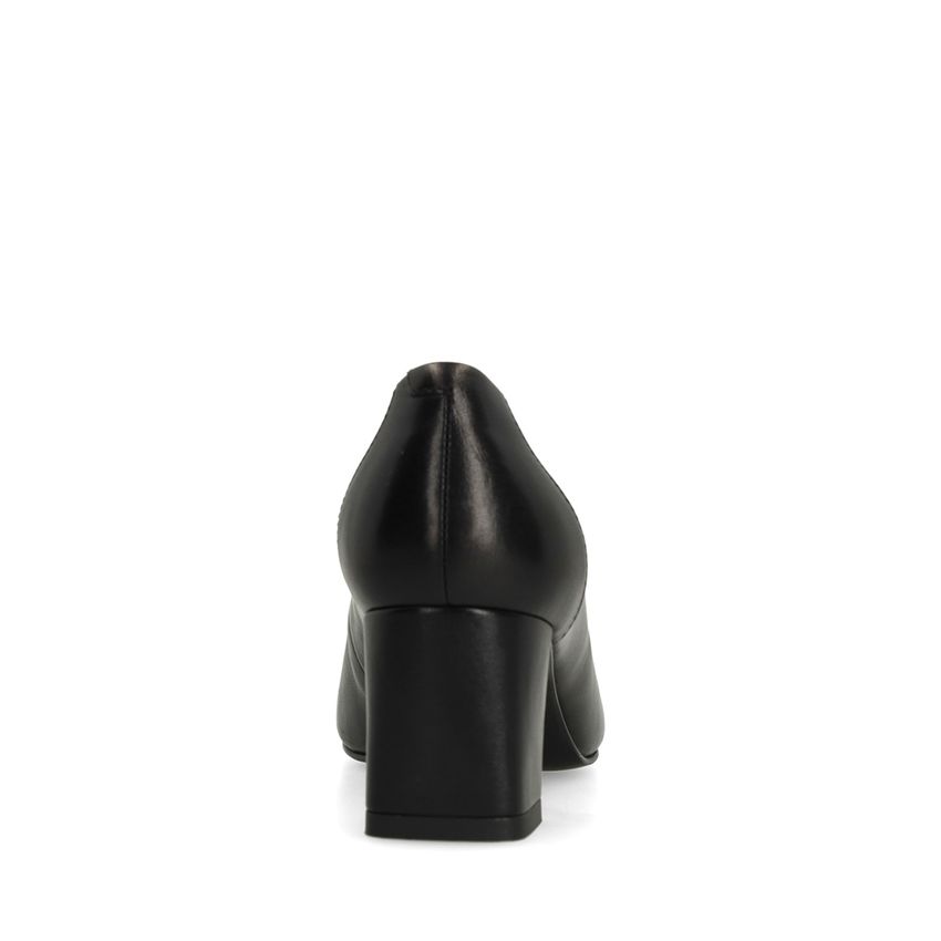 Zwarte leren pumps