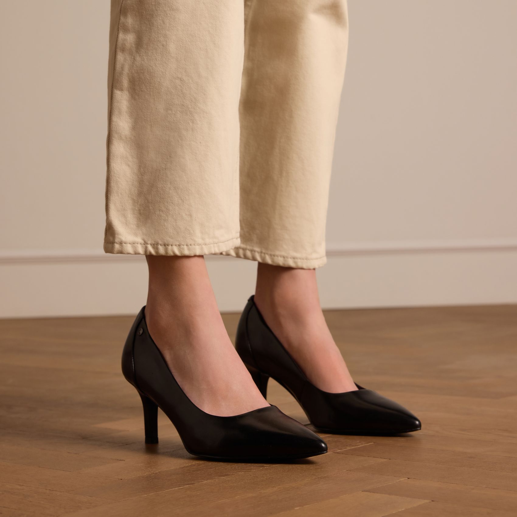 Zwarte leren klassieke pumps
