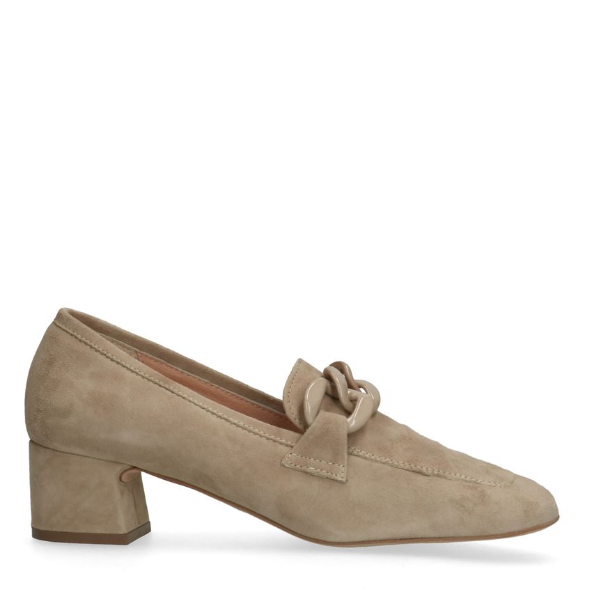 Beigefarbene Veloursleder-Pumps mit Kette