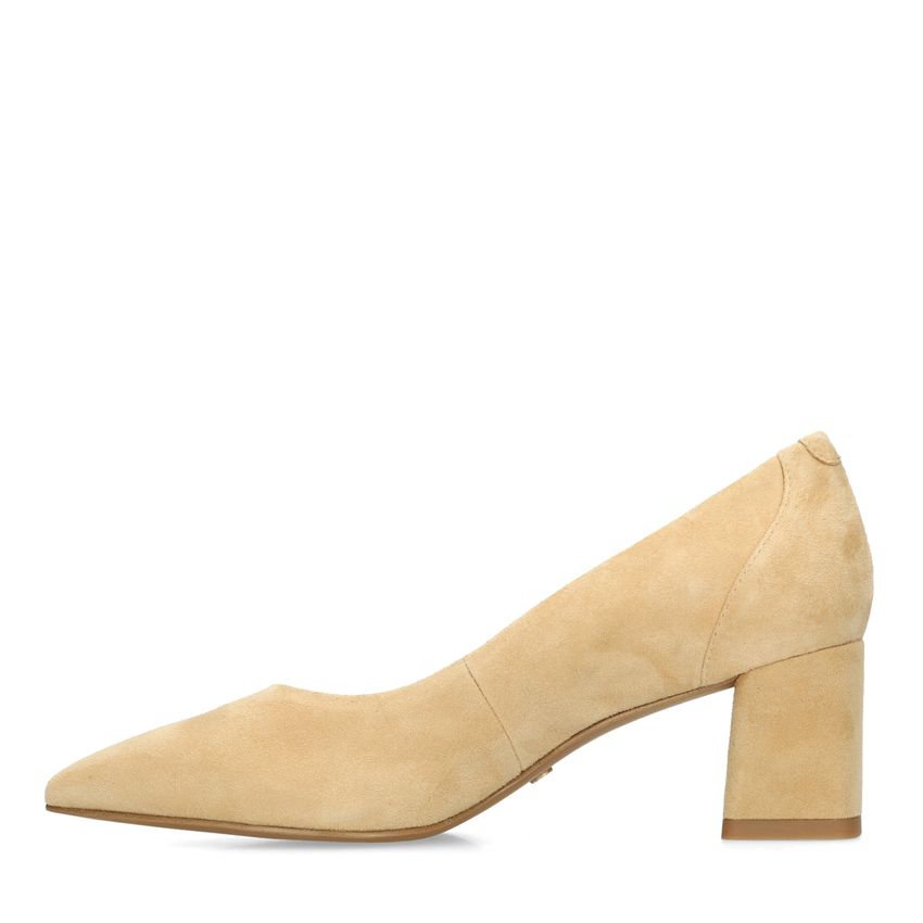 Beige suède pumps