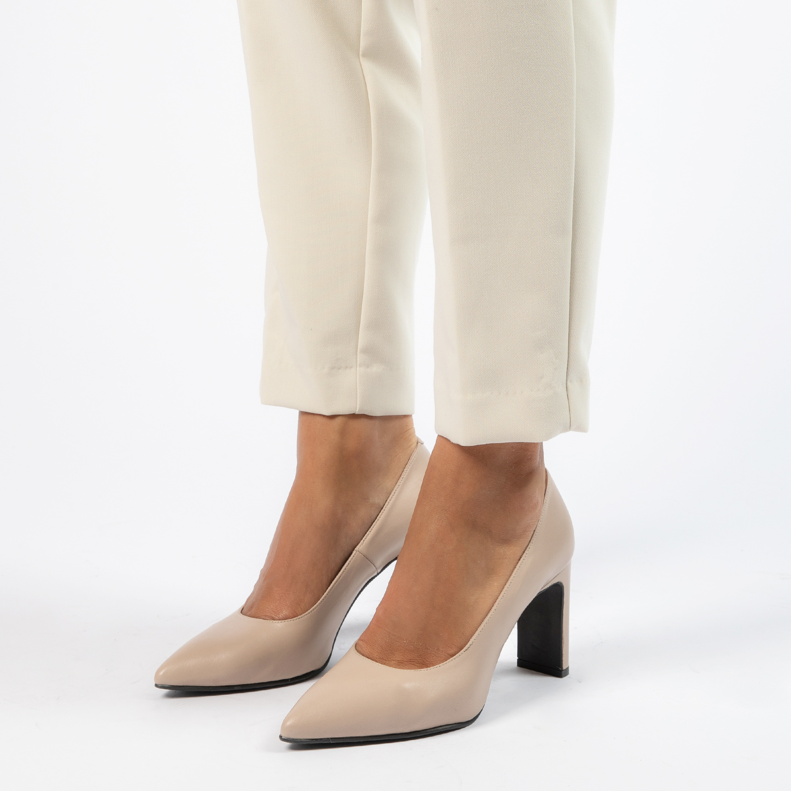 Taupe pump store