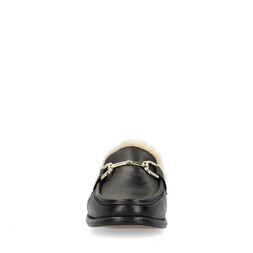 Schwarze Leder-Loafer mit goldfarbener Kette