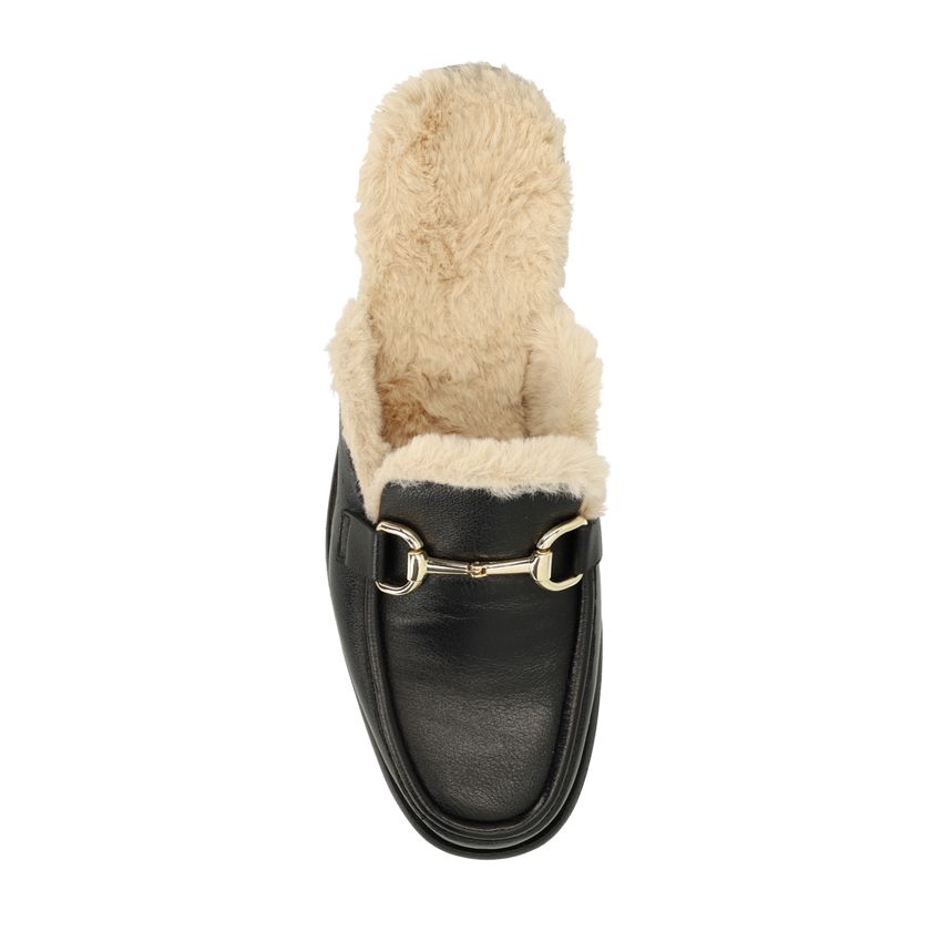 Schwarze Leder-Loafer mit goldfarbener Kette