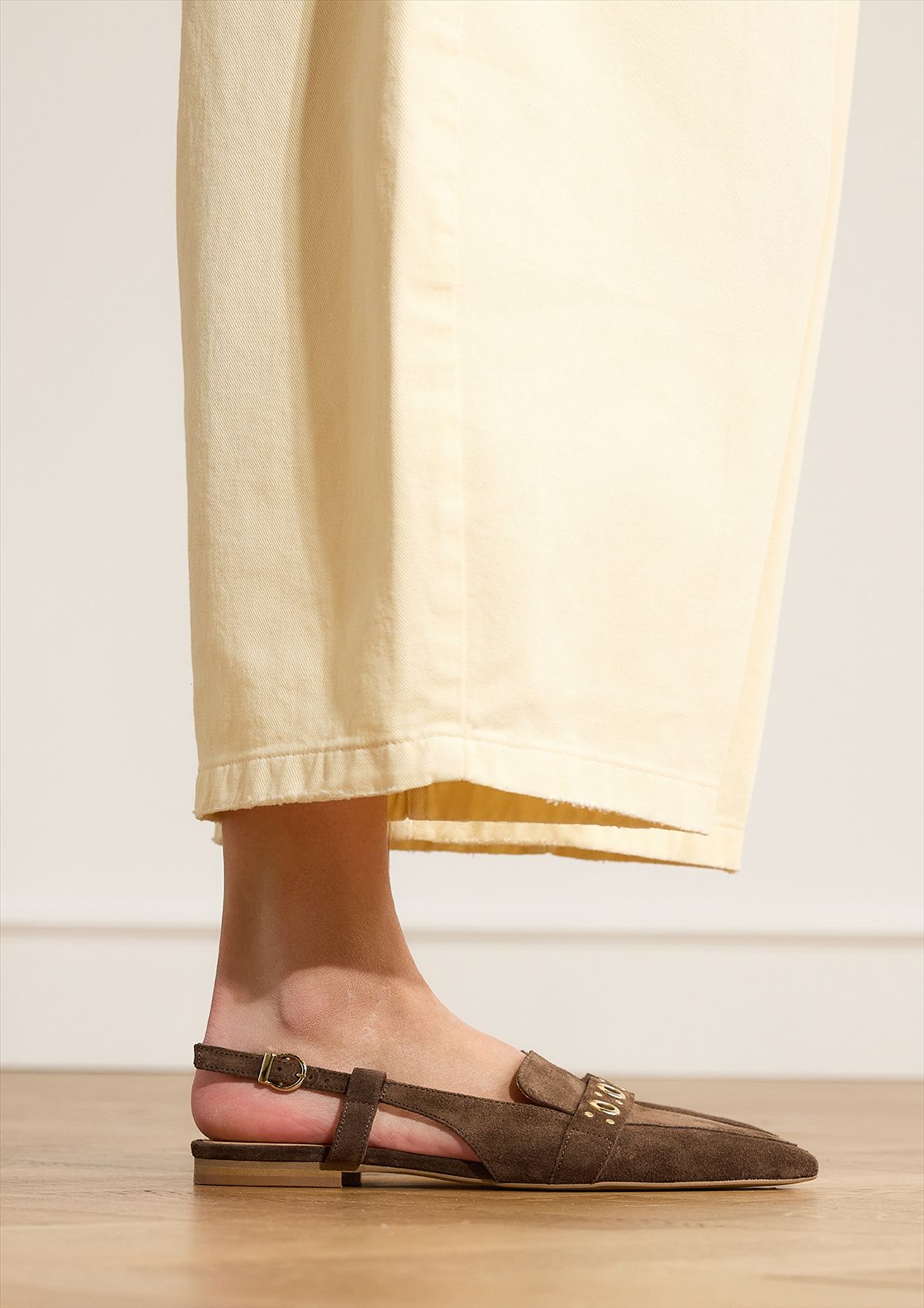 Braune Slingbacks aus Veloursleder