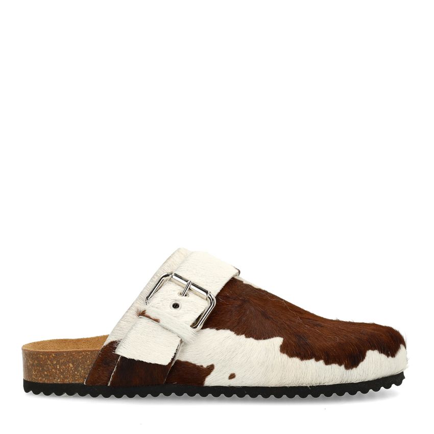 Clogs in Kuhfell-Optik mit Schnalle