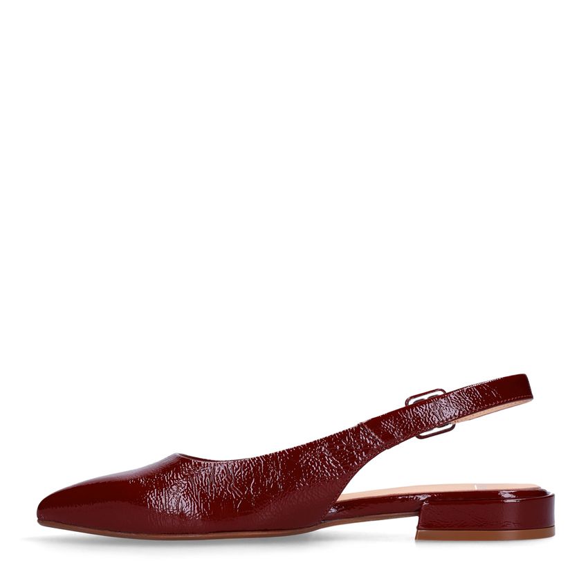 Bordeauxrote Slingbacks aus Lackleder