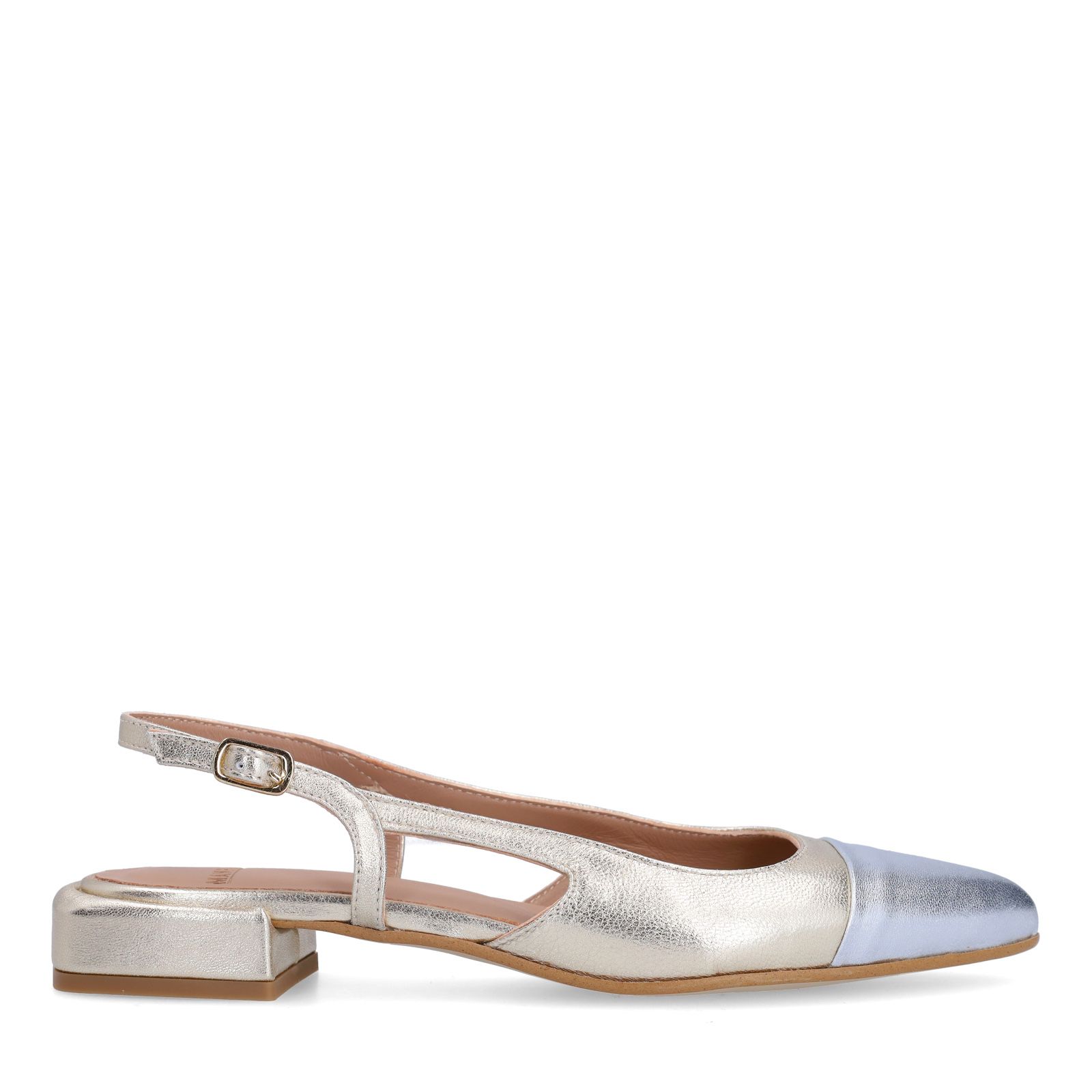 Goldfarbene Leder-Slingbacks mit silberfarbenem Detail