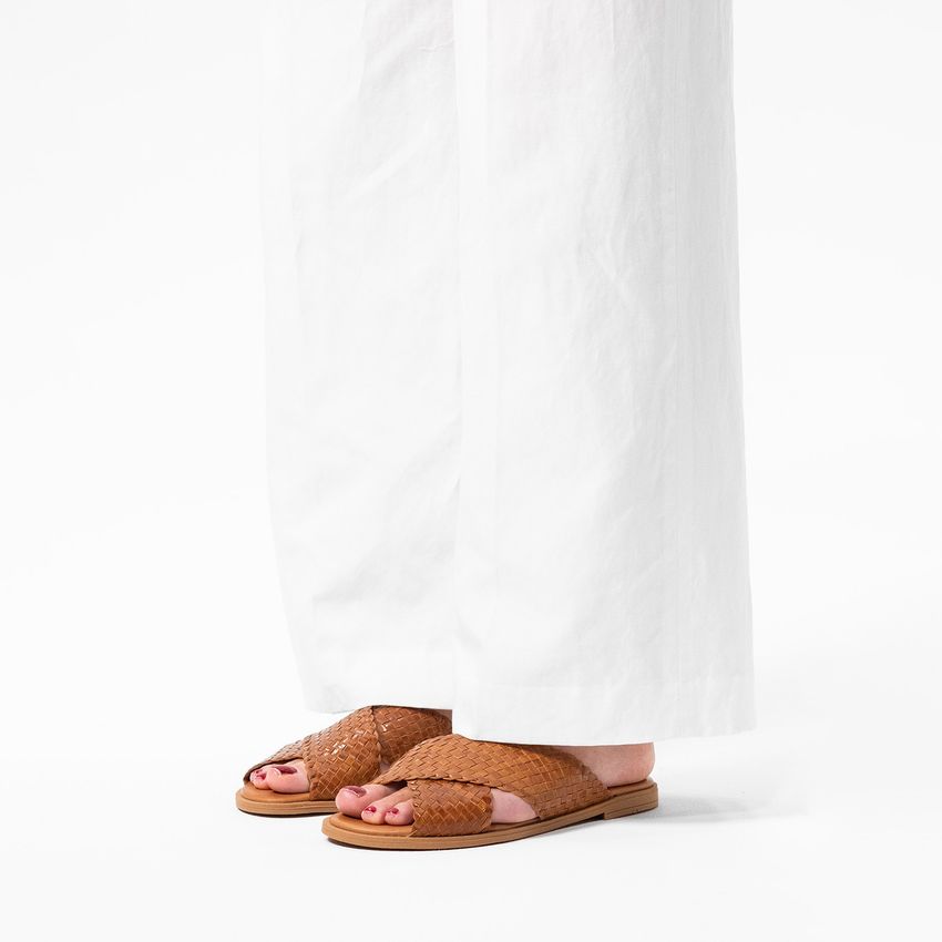 Cognac leren gevlochten slippers