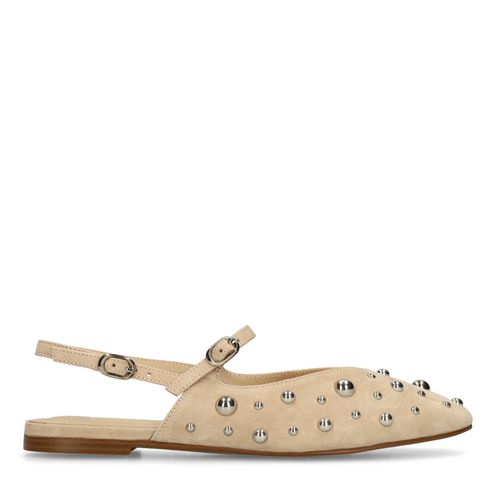 Beige suède slingbacks met zilveren studs