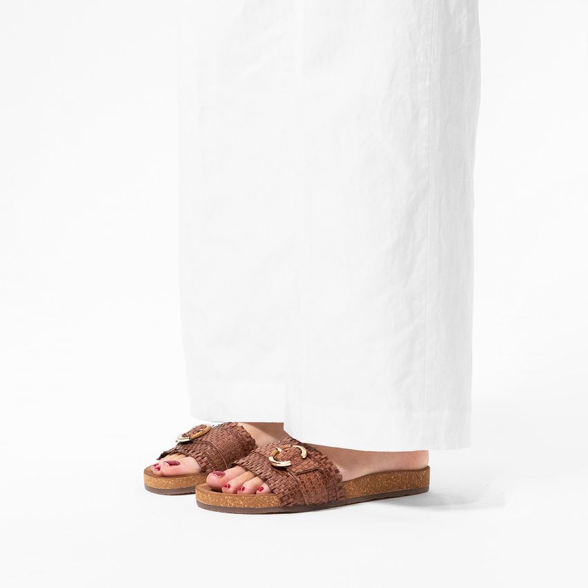 Cognac leren slippers met gesp