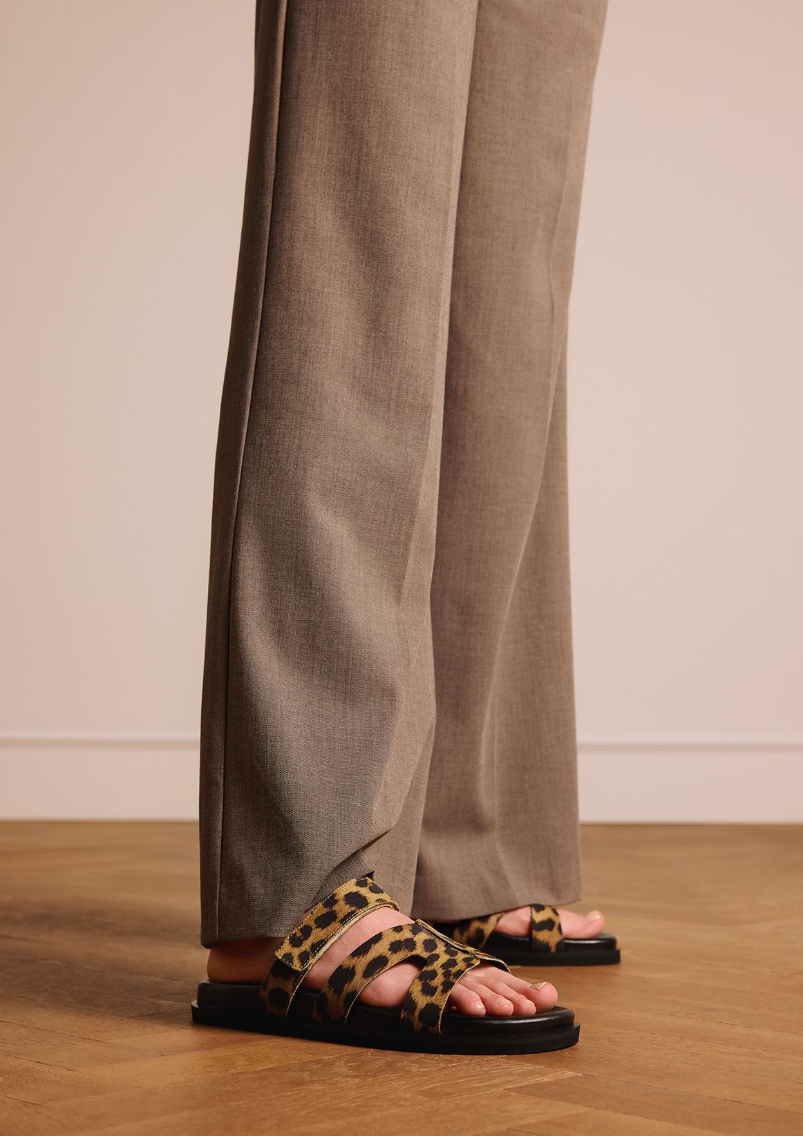 Leopard slippers met bandje