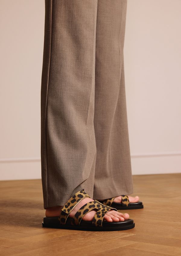 Leopard slippers met bandje