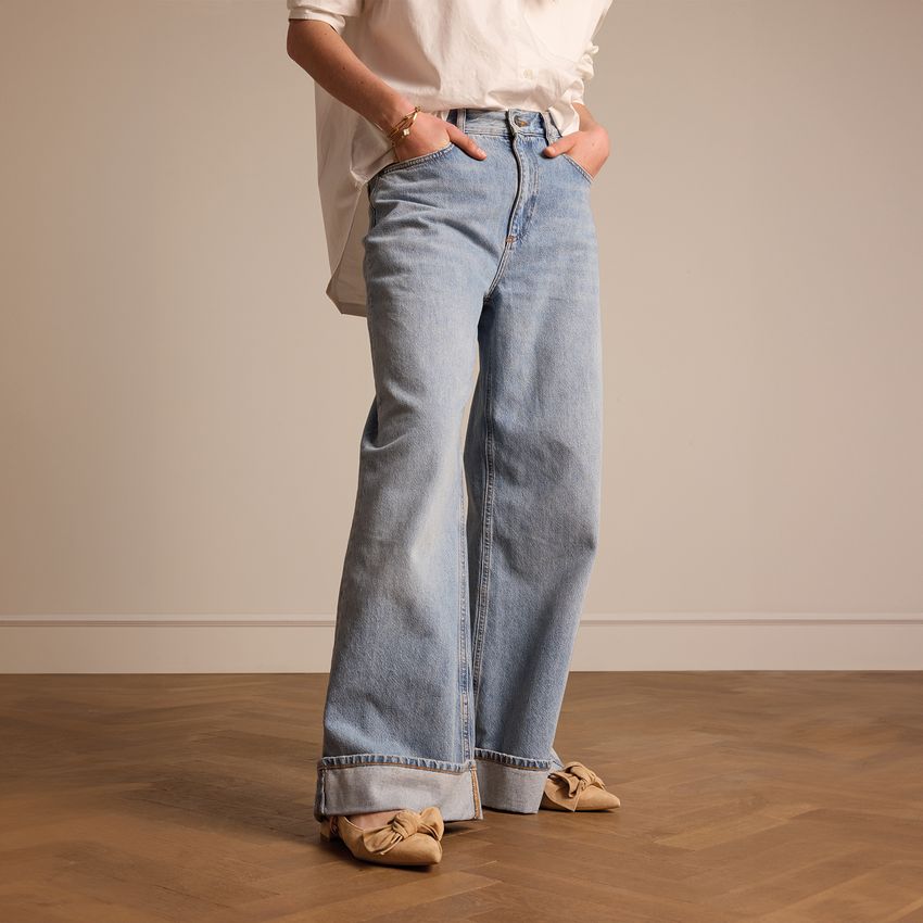Beige suède slingbacks