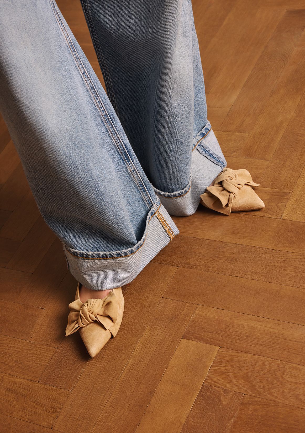 Beige suède slingbacks