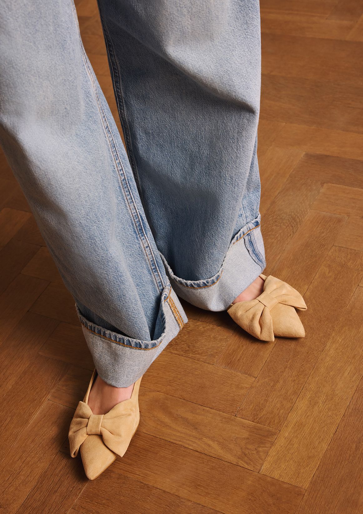 Beige suède slingbacks