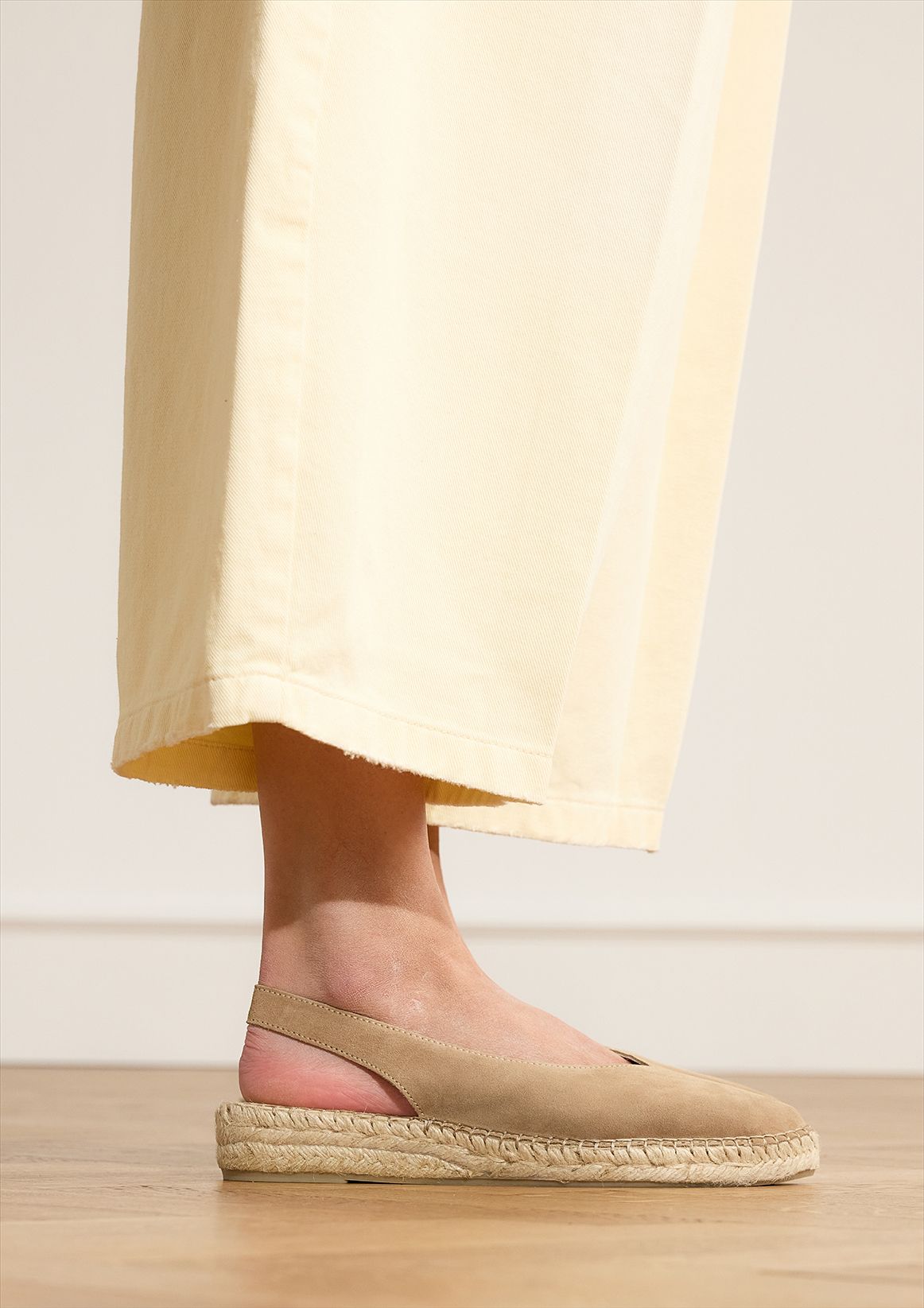 Taupe suède sleehakken