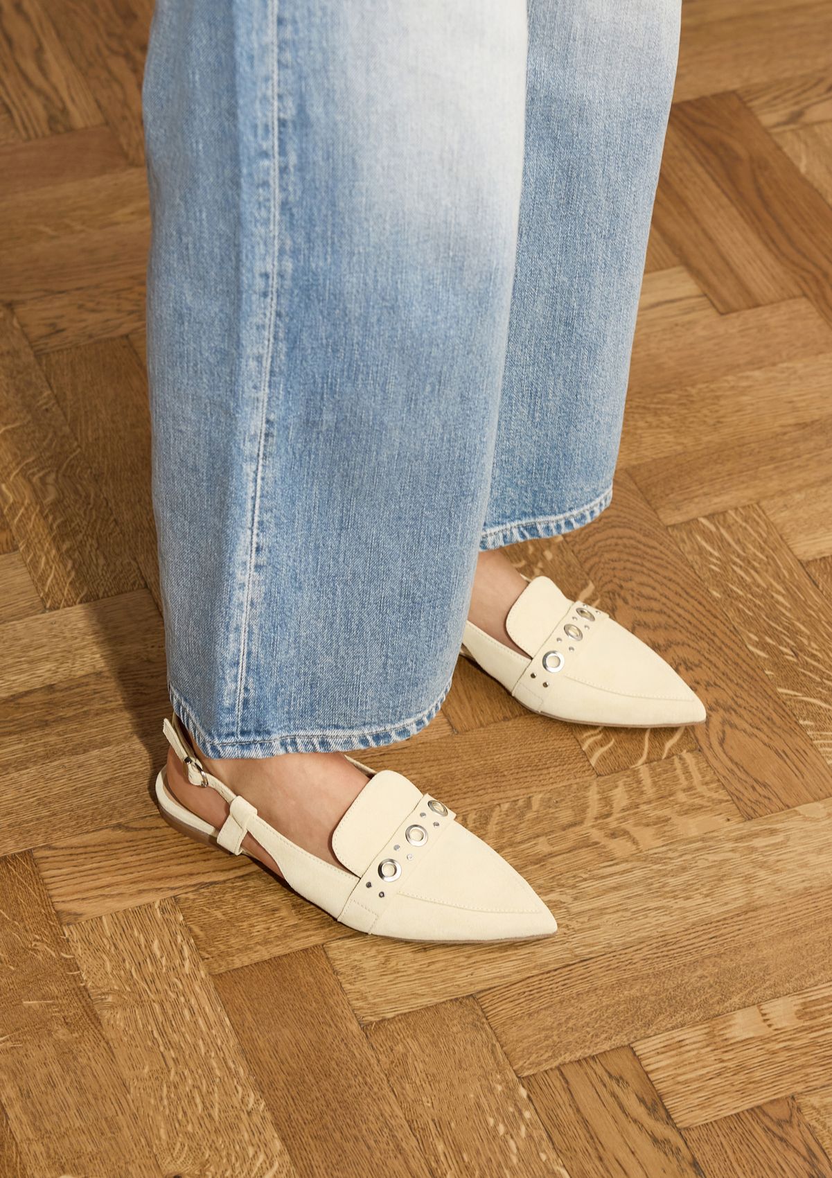 Gele suède slingbacks