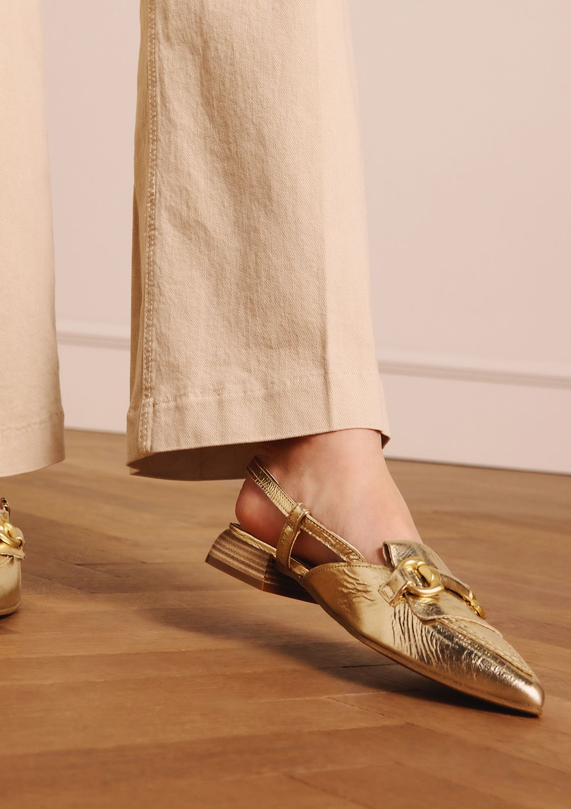 Gouden leren slingbacks met bandje