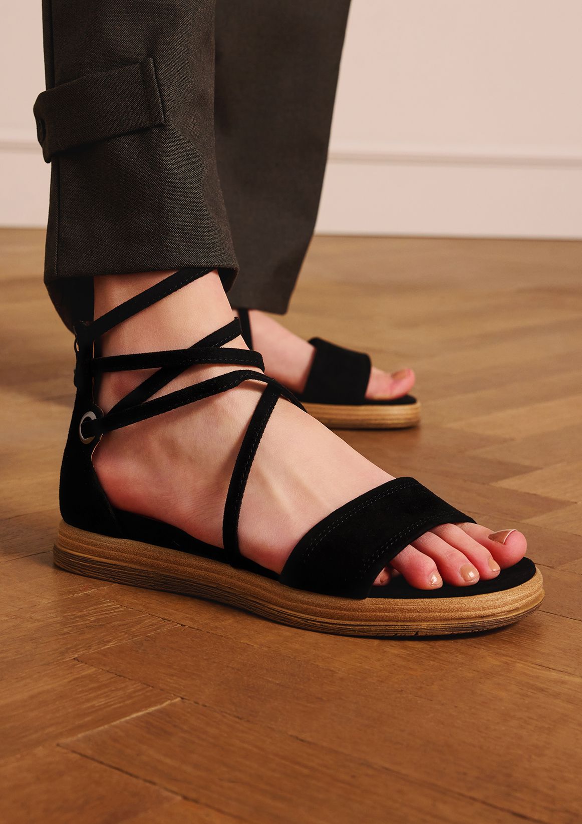 Zwarte suède sandalen met bandjes