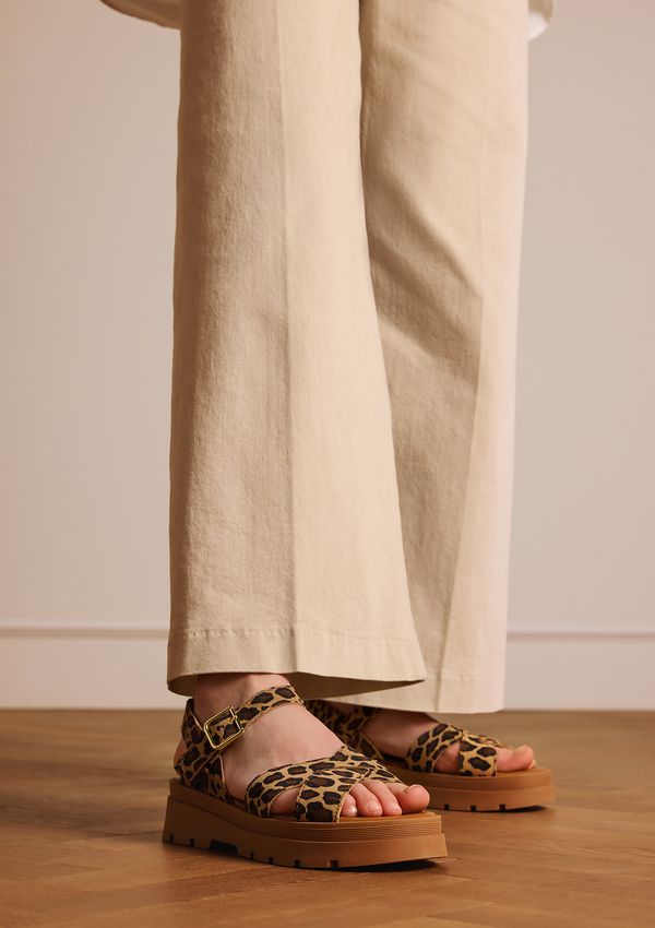 Suède leopard sandalen