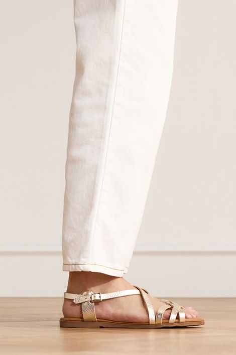 Goldfarbene Ledersandalen