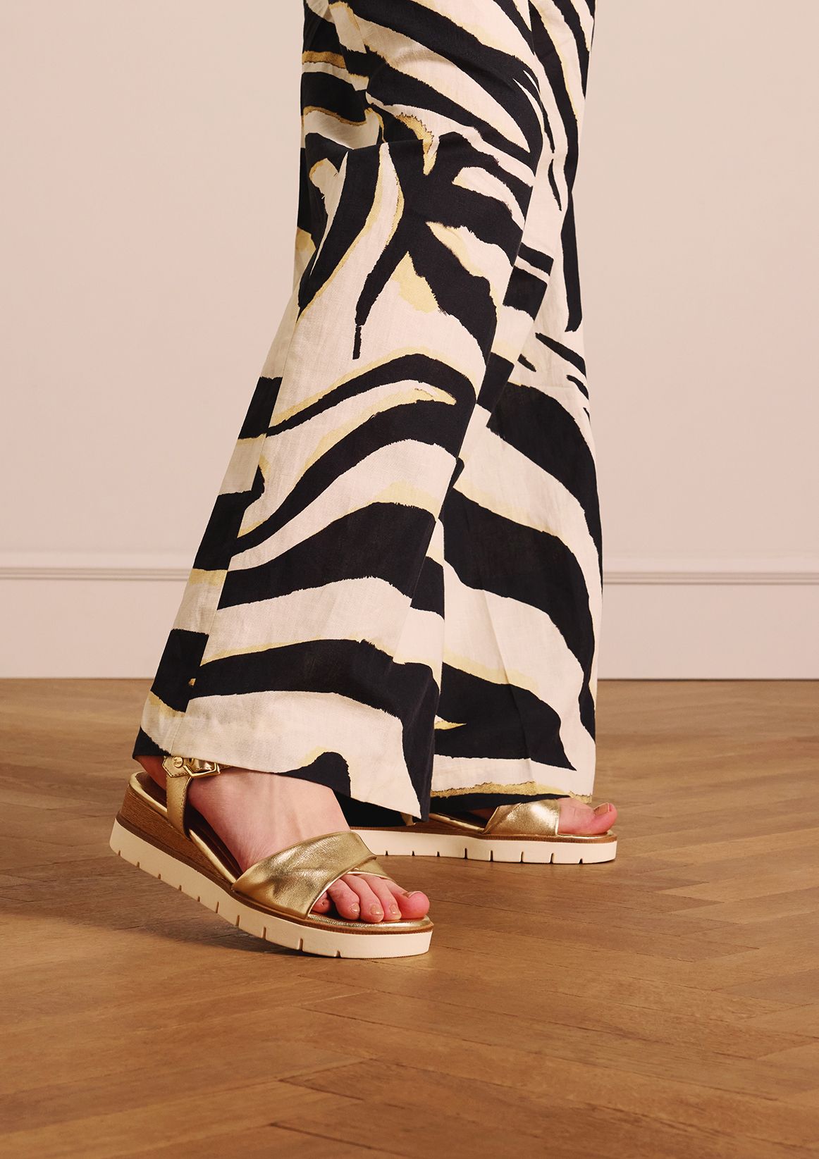 Gouden leren sandalen