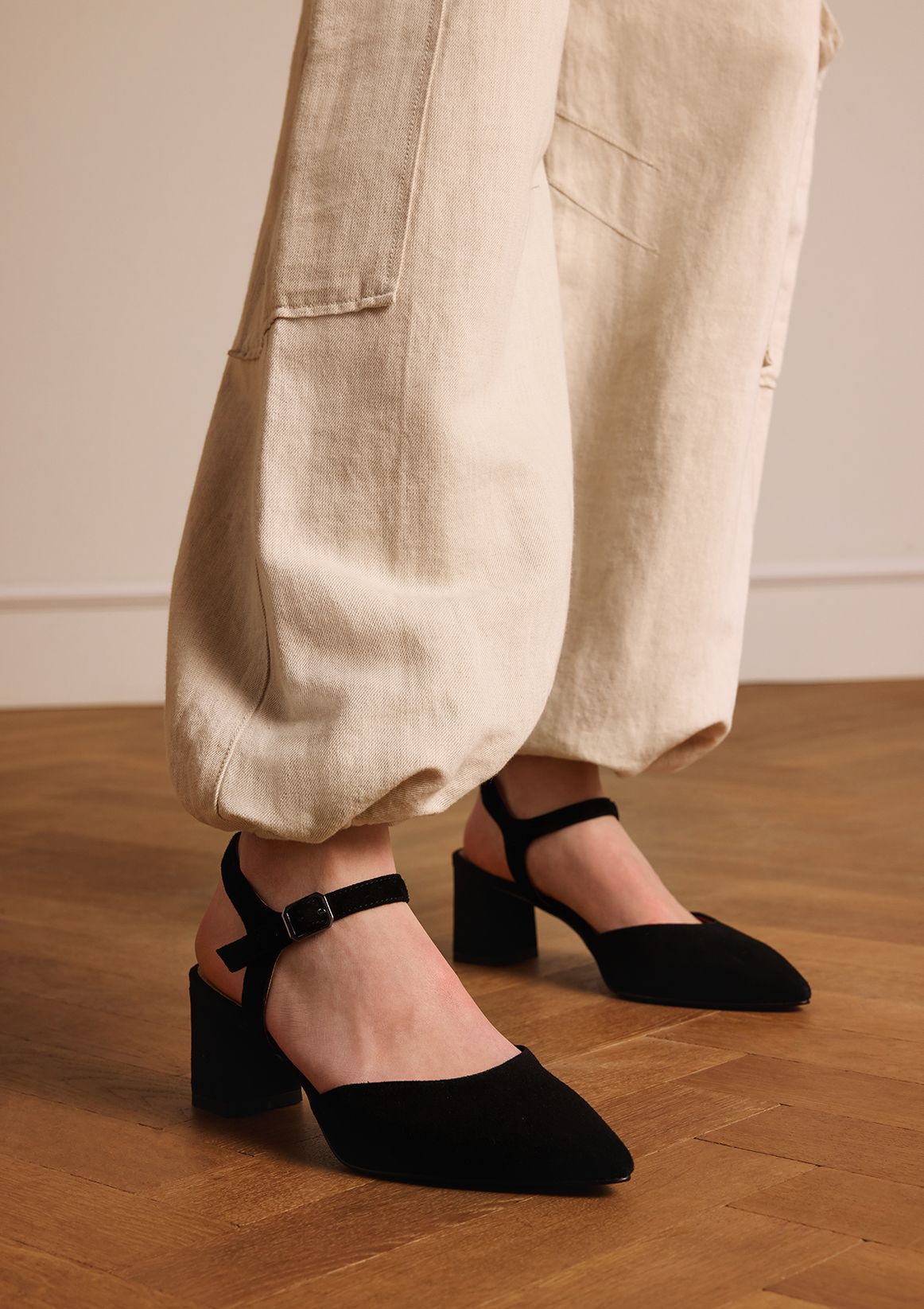 Zwarte suède slingbacks
