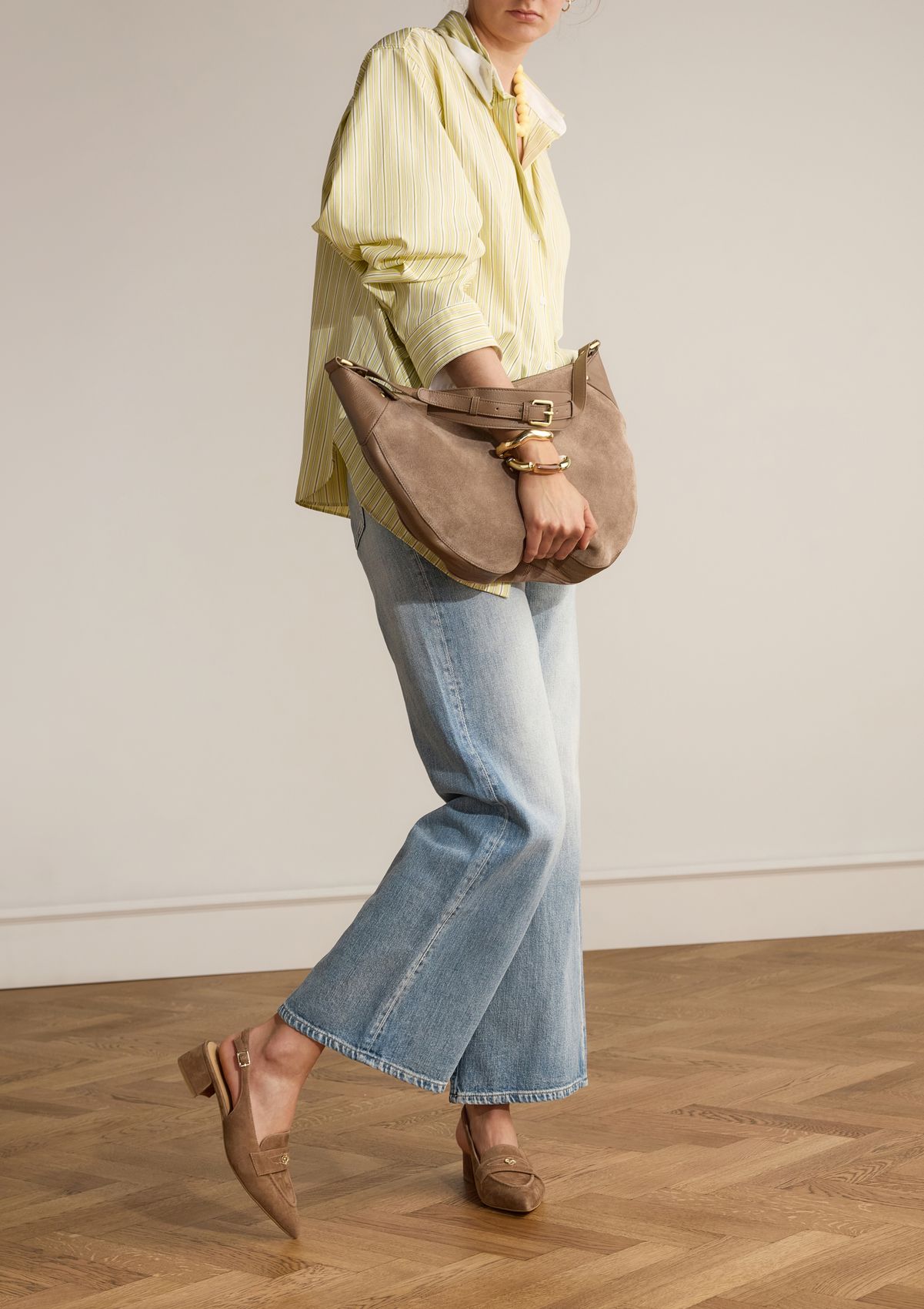 Braune Slingbackpumps aus Veloursleder