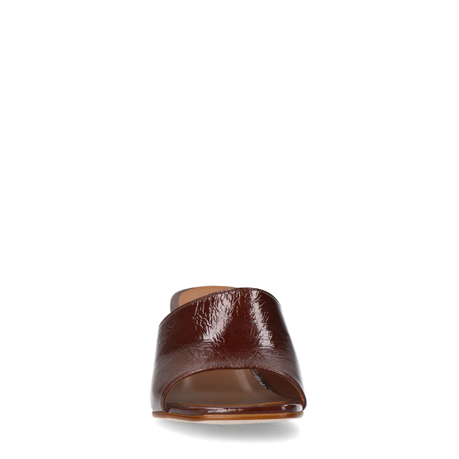 Braune Sandaletten aus Lackleder