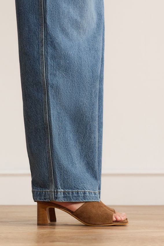 Braune Veloursleder-Sandaletten